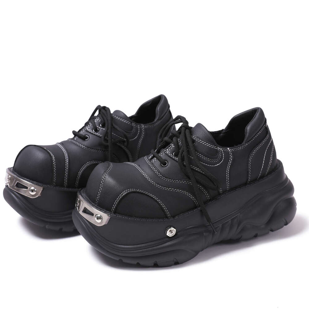 Design sense: Thick soled small leather women's subculture Y2K Harajuku single shoes, 2024 autumn new metal sponge cake big toe shoes