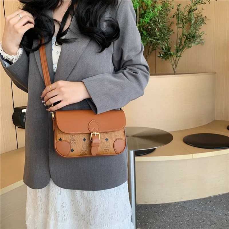 High-End Womens Shoulder Bag Crafted From Premium Leather Featuring Paris Style And Casual Vintage Trendy LookW251107