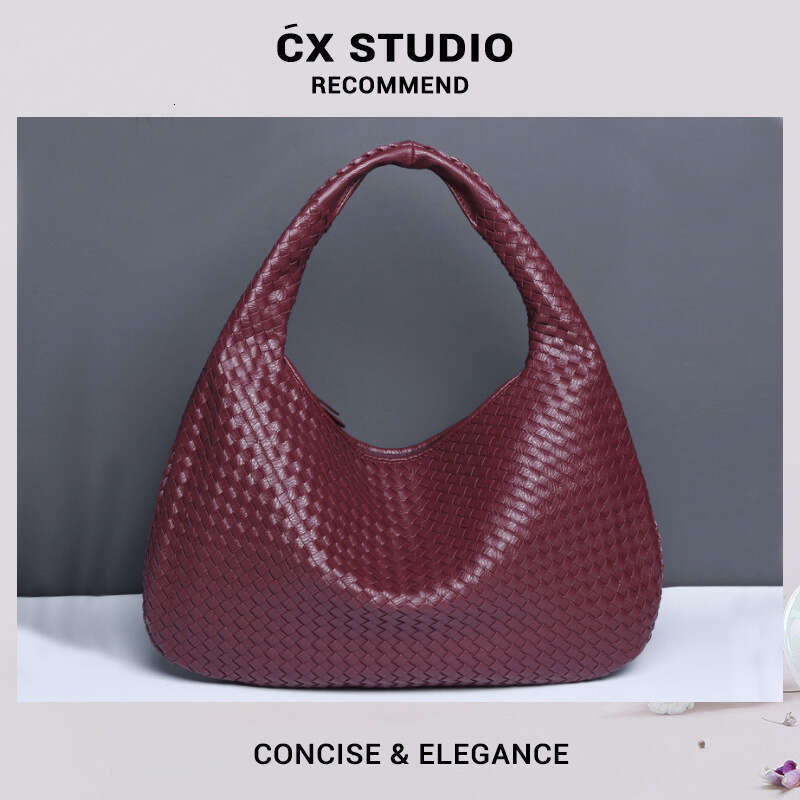 Hand woven fashionable armpit women's sile shoulder European and American style large capacity dumpg retro crescent bags, 2025 new casual fashion