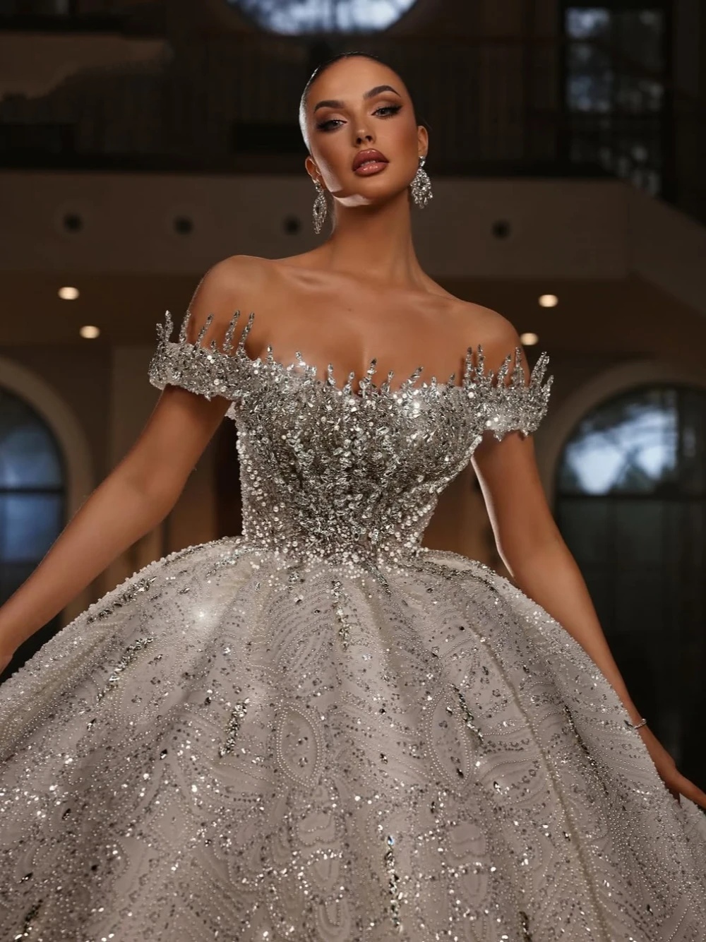 Stunning Pearls Women Wedding Dress Charming Shiny Crystals Off the Shoulder Ball Gown Elegant Beaded Bridal Gown Customized