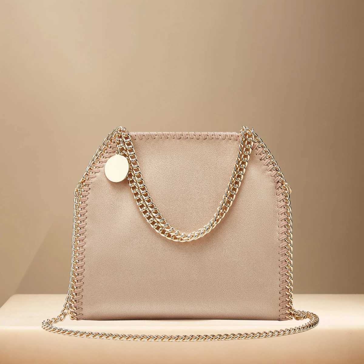 2025 New Chain Bag Versatile Fashion Handbag Metal Decoration Luxury Design Single Shoulder Cross Shoulder Square BagsC250407