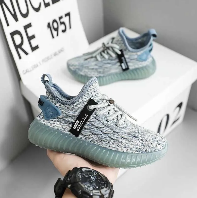Young Children Sneakers Boys Girls Casual Shoes Kids Breathable Flying Knit Trainers Walkfashion Lightweight Sole Running Shoes Sizes 29 - 38 W0607