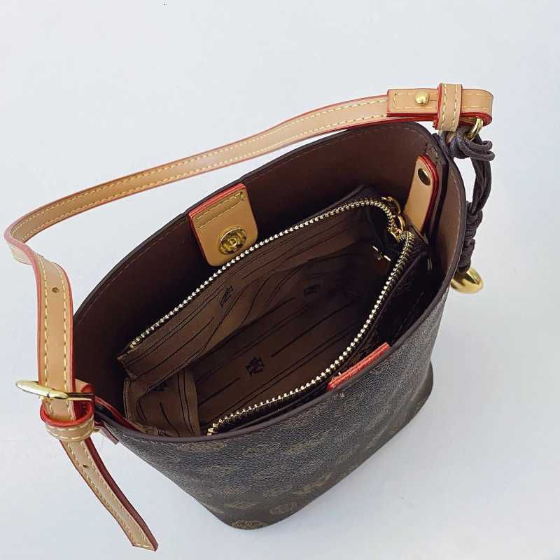 Designer Leather Crossbody Bag Shoulder Messenger Womens Handbags Tote Luxury Brand Famous Popular Classic ElegantW251106