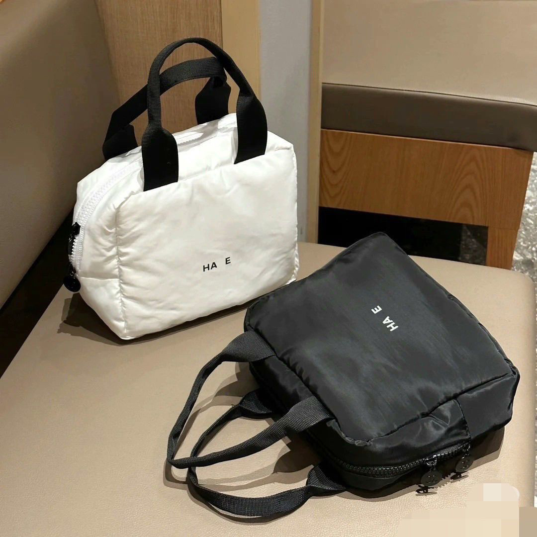 Cosmetic Bags Designer Makeup Storage Bag For Womens Toiletries Portable Mini Makeup Bags Travel Make Up Bags Black White Bag CRD2511073