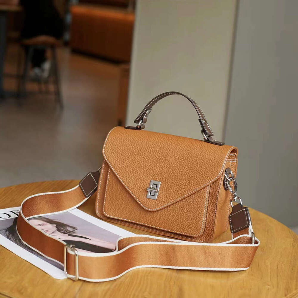 Luxury Bags Designer Niche Handbags Cowhide Small Square Envelope Bags Women's New Commuter Casual Versatile One Shoulder Cross-body Vagabond Bag