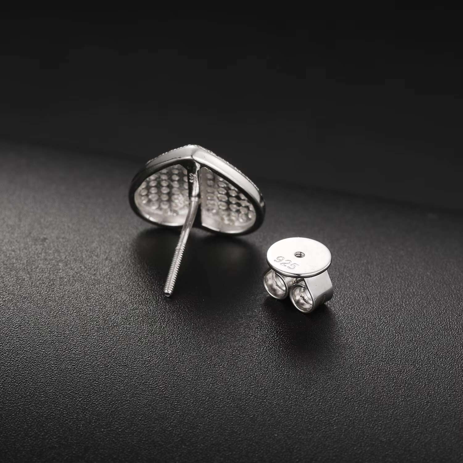 GRA Certificate Micro Paved VVS Moissnaite Diamond Iced Out Heart Stud Earrings 925 Sterling Silver Lab Mossanite Earrings