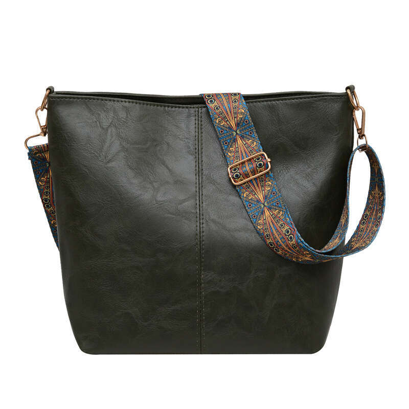 Designer's single shoulder handbag, large capacity soft leather women's commuting bucket diagonal cross bag, 2025 new casual fashion trend