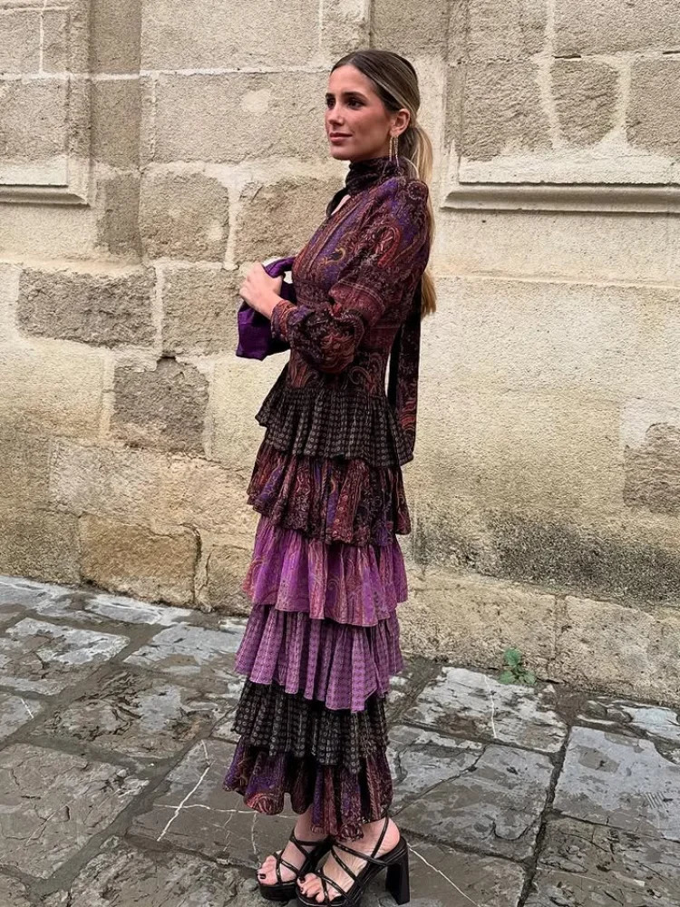 Retro printed layered rolled edge U-neck long dress with unique sparkling sleeves and lace top womens summer vacation beach dress 250401