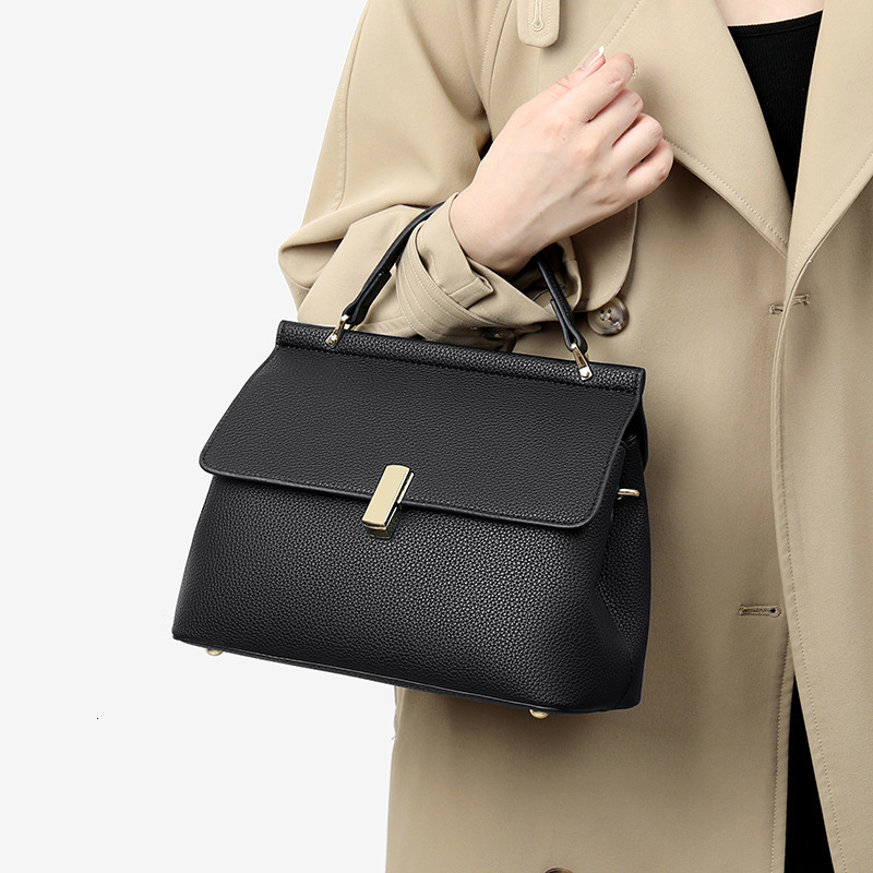 2025 New Designer Bag Women's Fashion Large Capacity Handbag Work Commute Single Shoulder Crossbody Bag