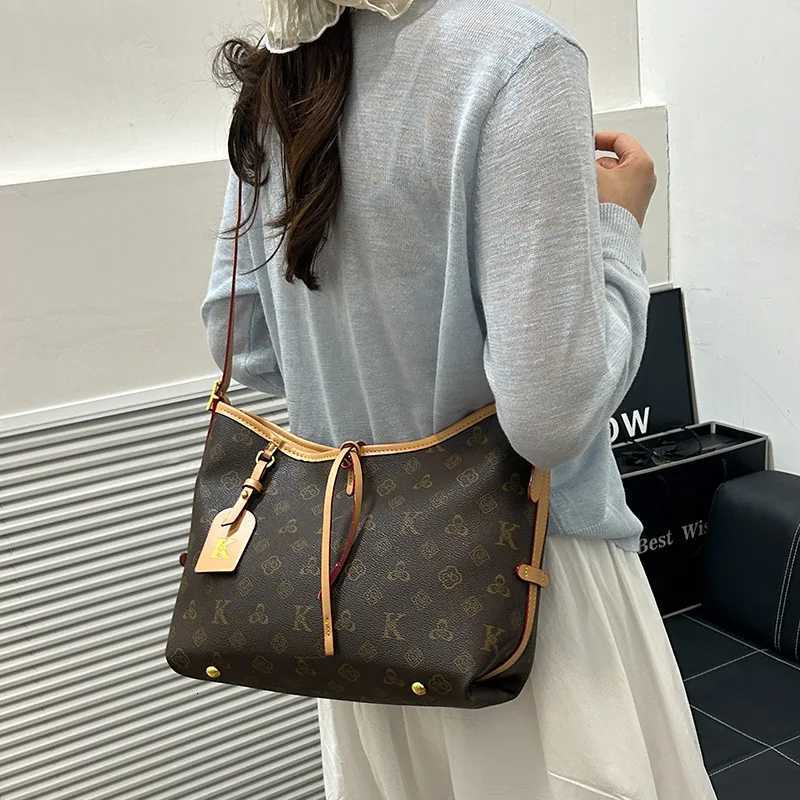 2025 Vintage Tote Bag - Elegant Crossbody/Shoulder Purse Spacious Structured Classic Office/Day BagW251106