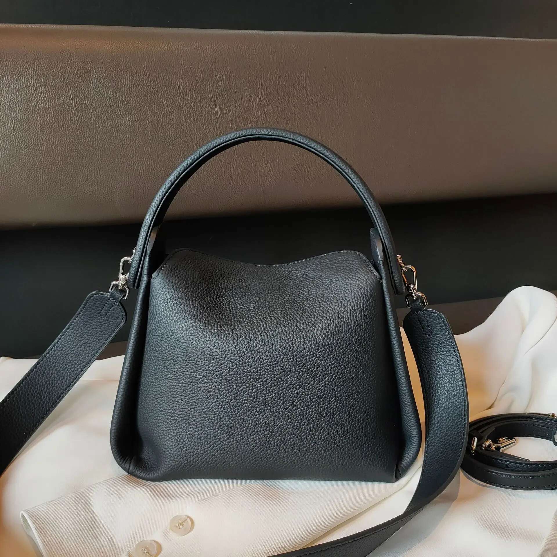 Genuine Women's Bag With Large Capacity And Unique Cigarette Box Design Made Of Soft Leather One Shoulder Crossbody