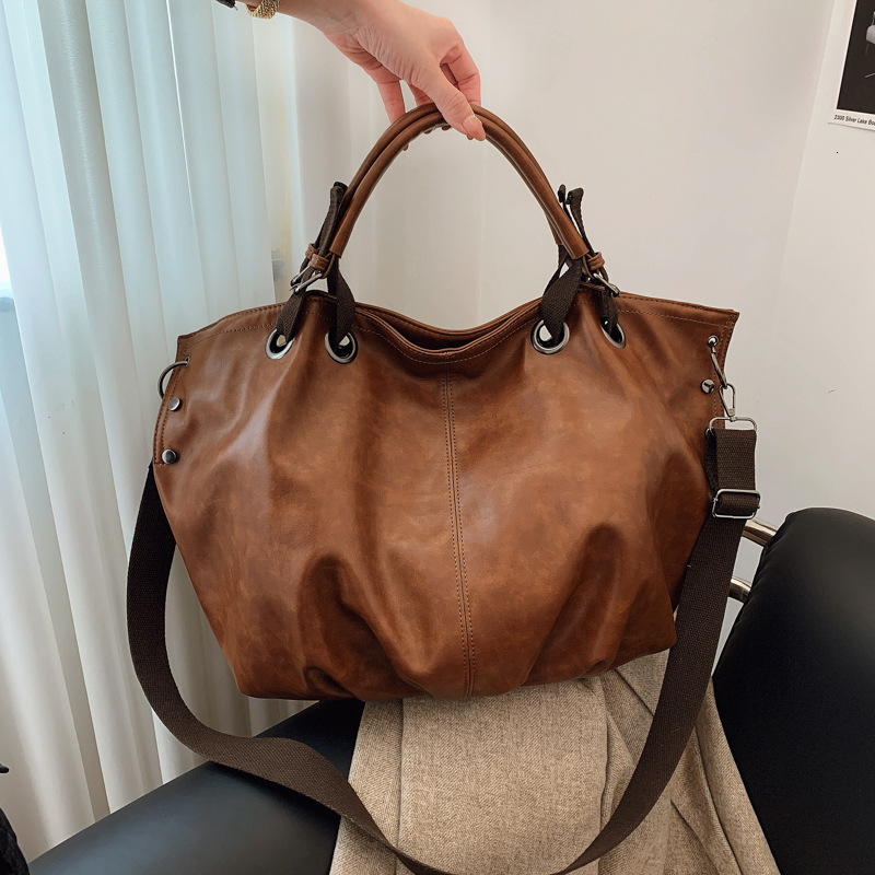 2025S Designer Women S Bag Large Capacity Crossbody Leopard Women S Solid Color Multifunctional Shoulder Bag High End New Student Commuting Tote Bag