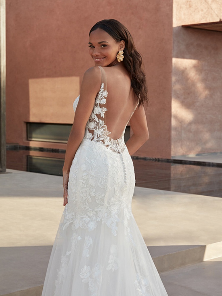 Bohemian Wedding Dresses Sweetheart Lace Appliques Mermaid Bridal Gowns Customized Sexy Backless Sweep Train Boho Robe De