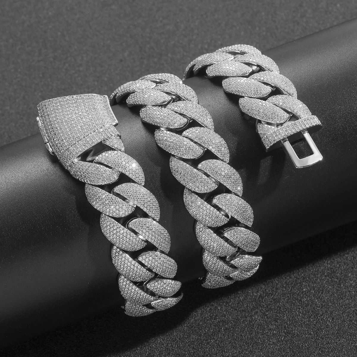 Men's Hip Hop Designer Cuban k Necklace - Personalized Ice Chain with 3 Rows of Moissanite Stones (24mm)
