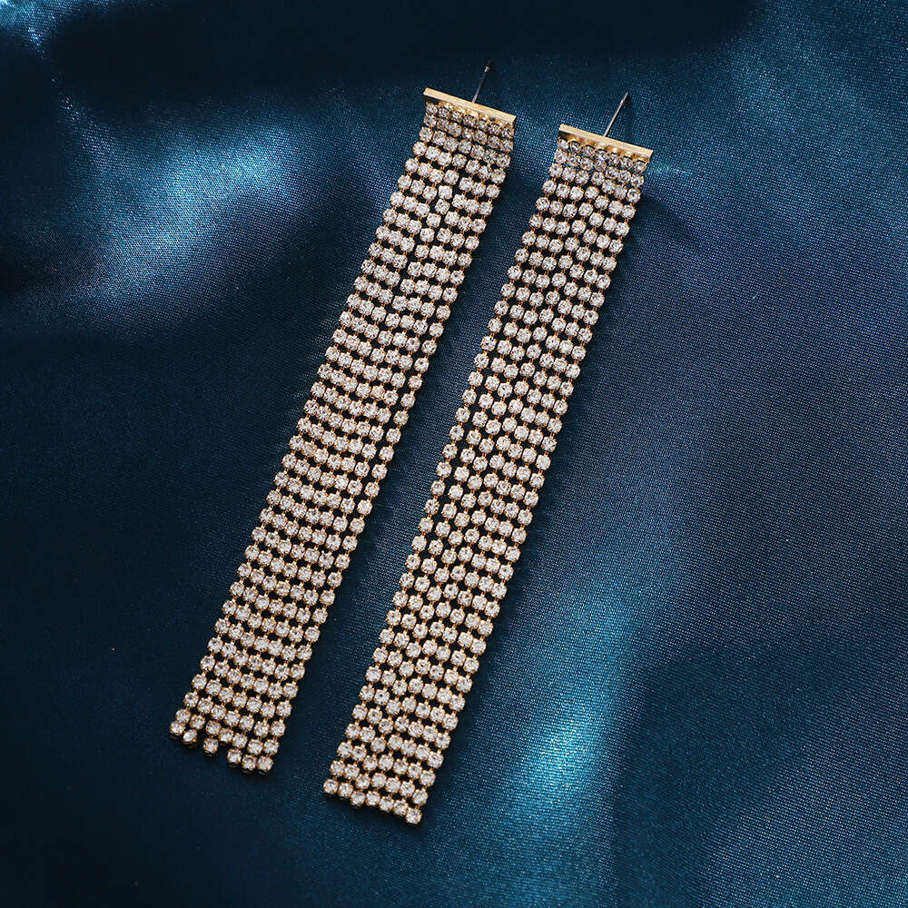 Fashionable tassel daily simple temperament hot long style full dia earrings, atmospheric and elegant super sparkg earrings