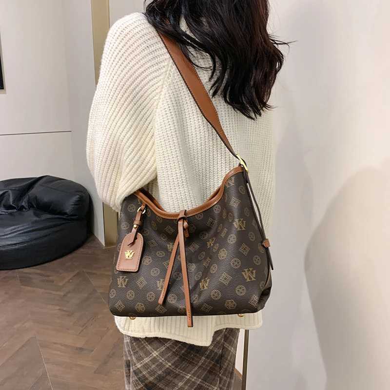 Designer-Inspired Vintage Crossbody Purse - Large Capacity Tote With Chunky Letter Patches Premium Hardware Bags for WomenW251106