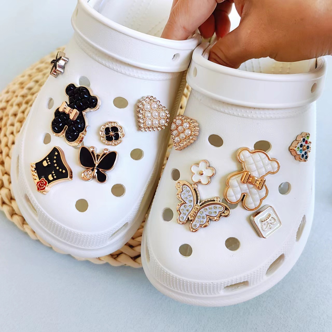 Ins TikTok New Hole Shoes DIY Decoration Black and White Bear Butterfly Set Chain Shoe Buckle Shoe Flower 240520