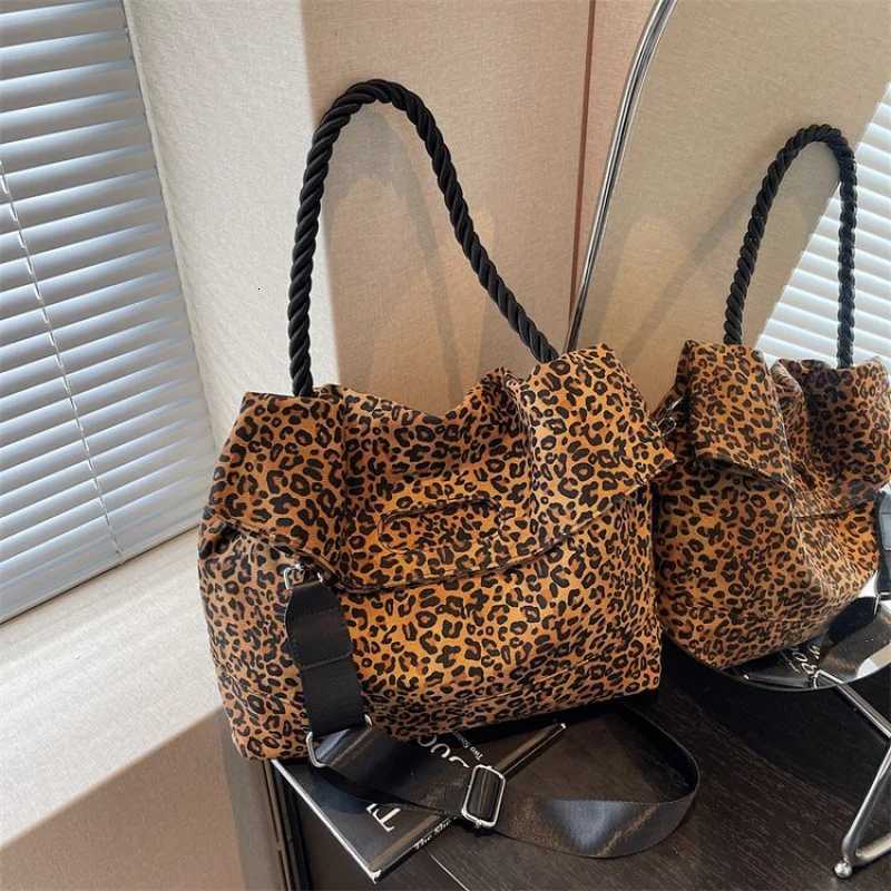 Famous Designer Elegant Leather Womens Crossbody Bag Luxury Brand Trendy Classic Commuter Vintage BagW251107