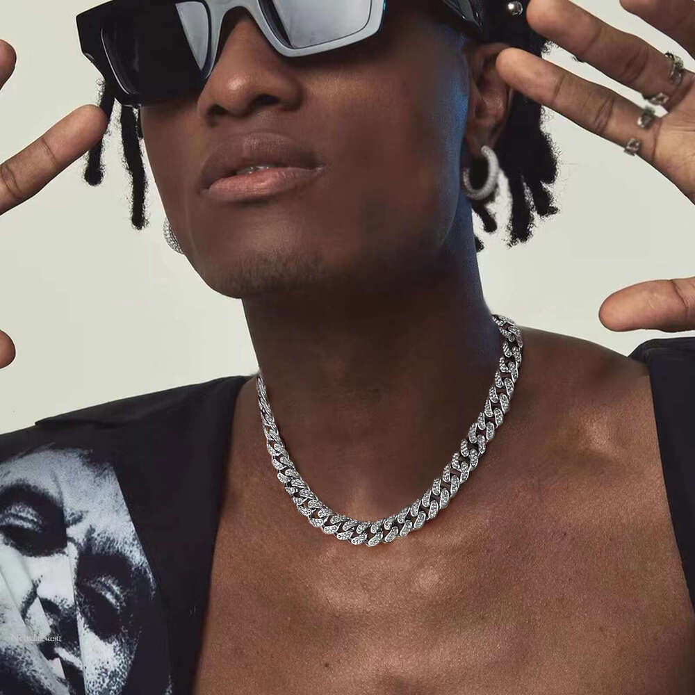 Huiyue Hiphop Jewelry VVS Dia S Sier Iced Out Mossanite Cuban Chain Necklace