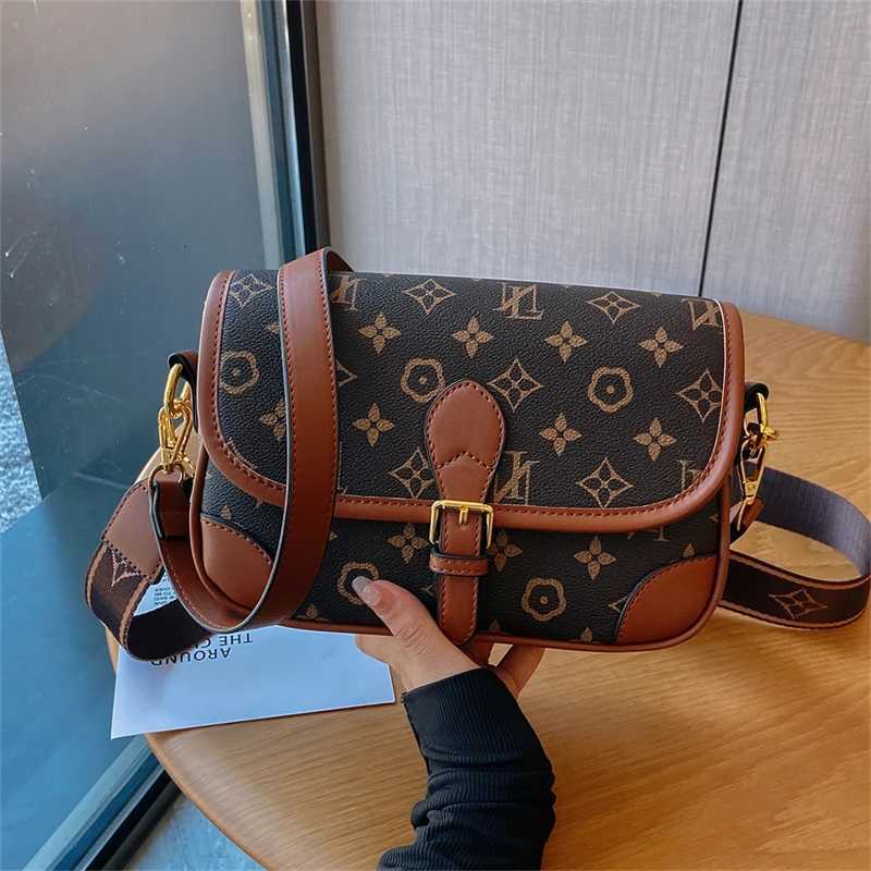 Modern Womens Handbag Designer Leather Crossbody Shoulder Bag Elegant Ladies Tote Purse With PocketsW251107