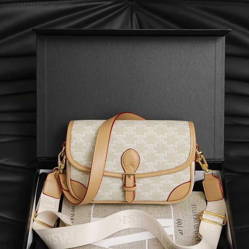 Vintage printed nurse bag womens 2025 new textured commuter baguette bag single shoulder messenger womens bagW251107