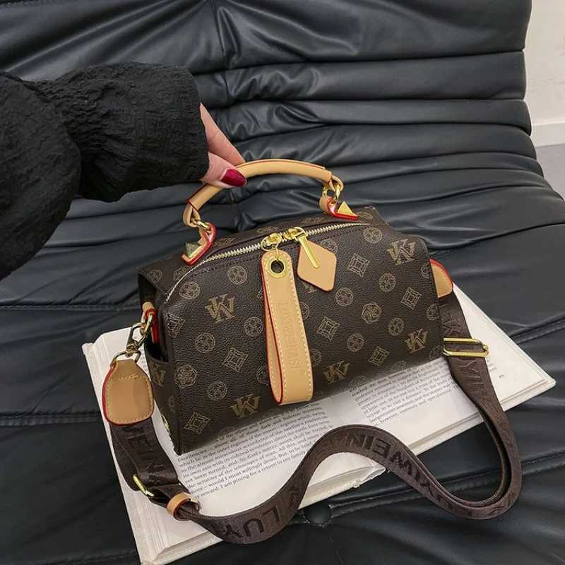 Luxury Designer Womens Messenger Bag Leather Crossbody Shoulder Handbags Elegant Purse For WorkW251106