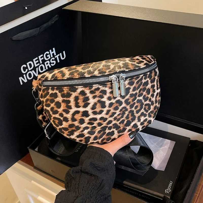 High End Designer Paris Style Crossbody Bag For Women With Elegant Leather And Fashionable LookW251107