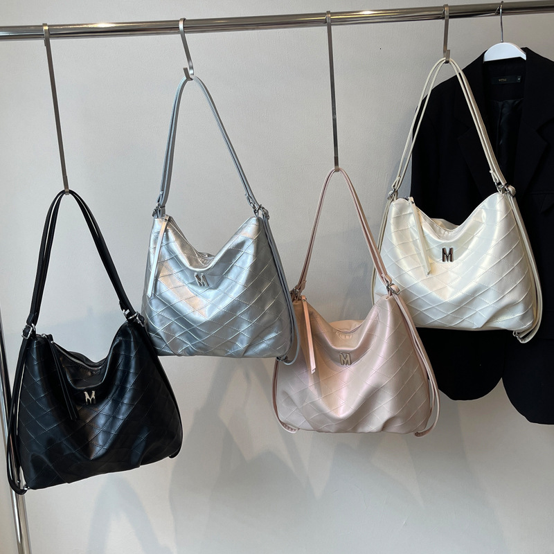 2025S Designer Women S Bag Ladies Soft Face Large Capacity Tote Bag Trendy And Stylish Versatile Single Shoulder Underarm Bag