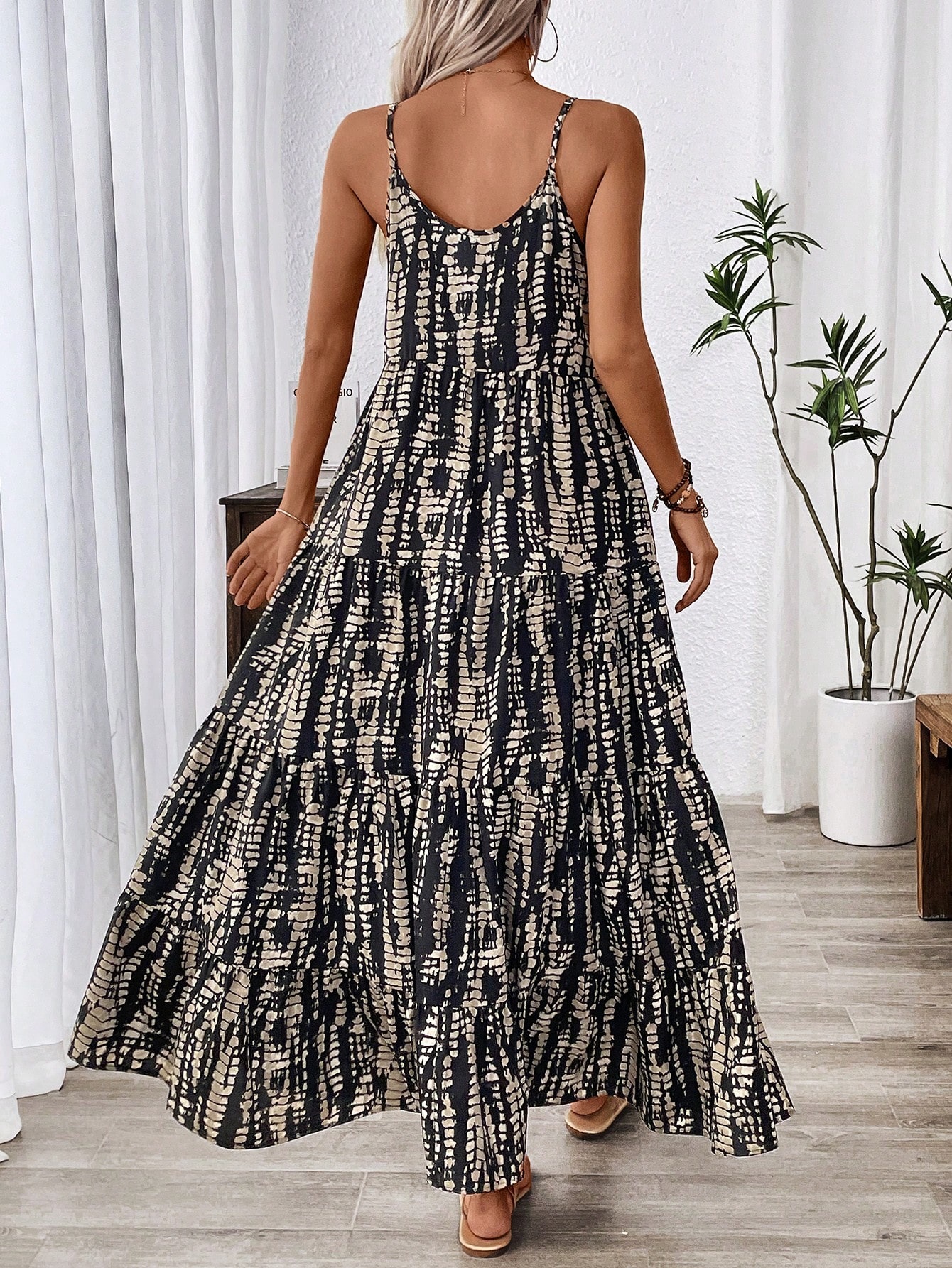 L43Stylish Women's V-Neck Wrap-Around Dress with Adjustable Straps | Modern Short Skirt Fit