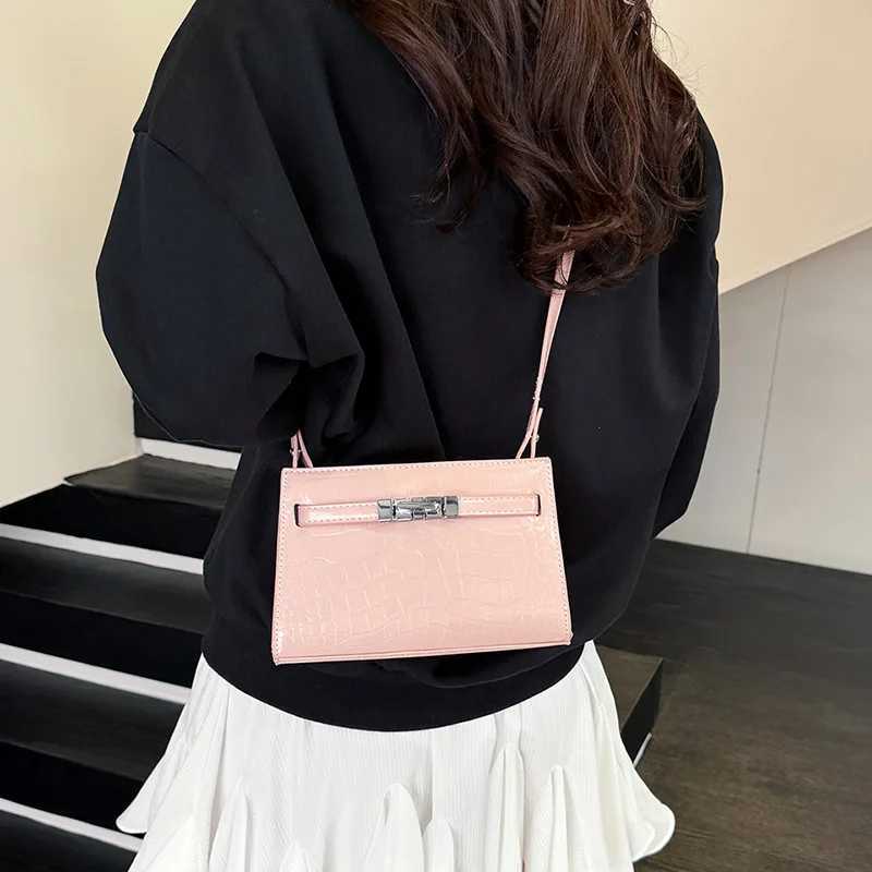 Oversized Pebbled Tote Bag Women Premium Shoulder Purse Structured Silhouette Airport Security Ready CommuterW251107