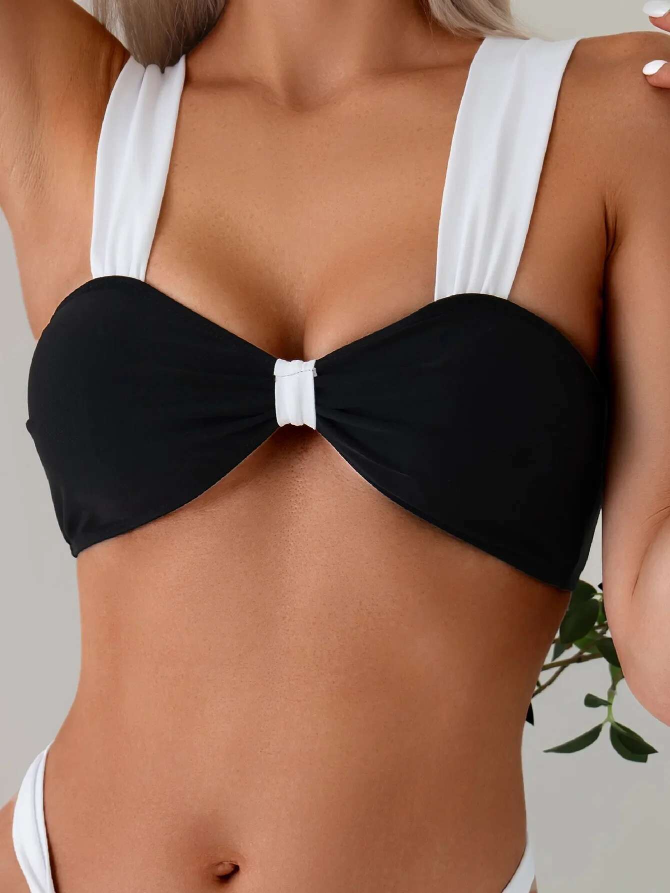 Dongdumaoyi Sexy Micro Bikini Women Black White Patchwork Front Bow Push Up Thong Swimsuit Beach Bathing Suit Holiday Swimwear Biquini