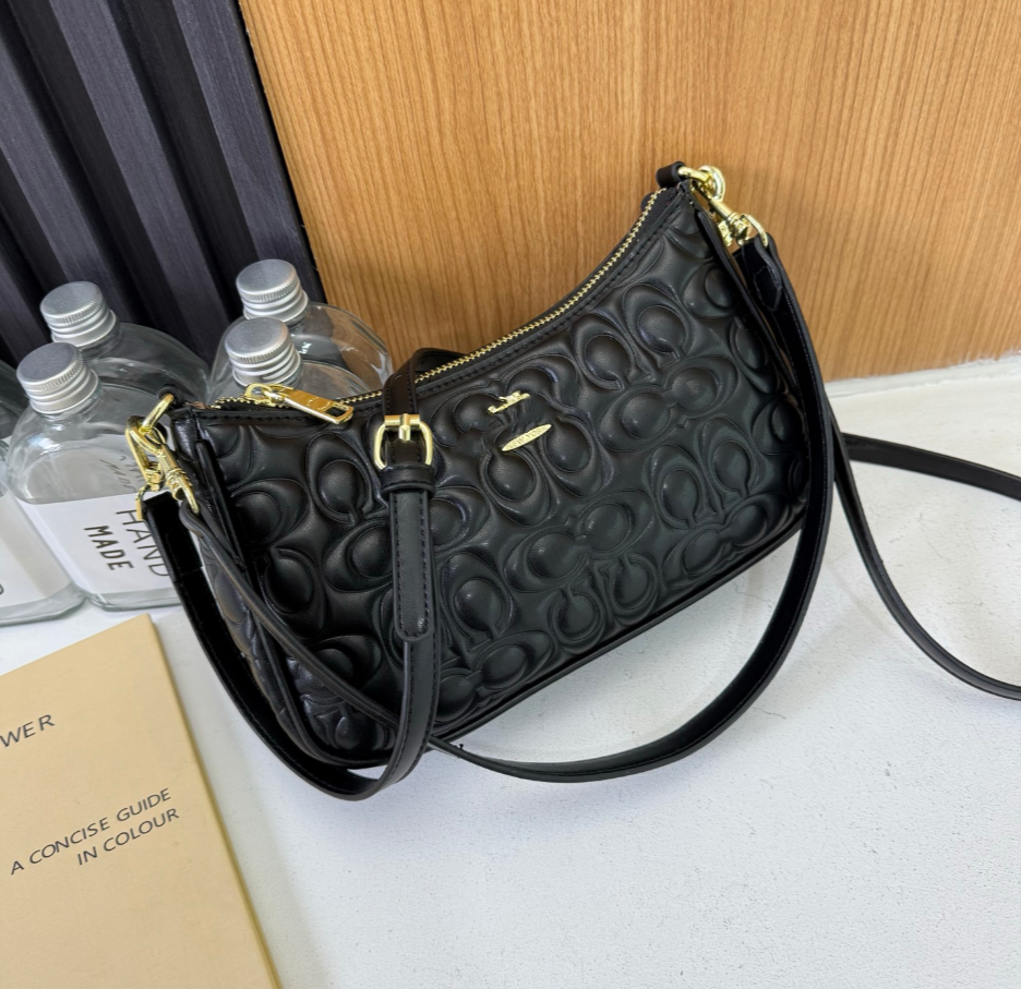 Designer Shoulder Bag Quality summer bag wholesale tote Luxurys Designer tote Shoulder underarm bag womens men famous Handbags Ladies wallet Crossbody Clutch bags
