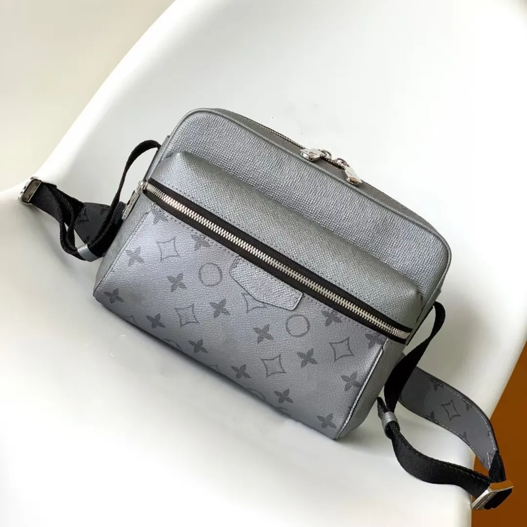 10ATop luxury designer men's single-shoulder bag TRIO messenger bag wallet, three-person messenger bag top handbag leather shoulder makeup bag designer handbag