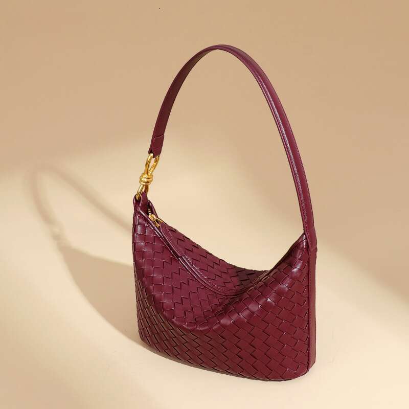 Niche handmade woven fashionable single shoulder crossbody women's simple hand-held lunch box trendy armpit bag, 2025 new casual fashion trend cl