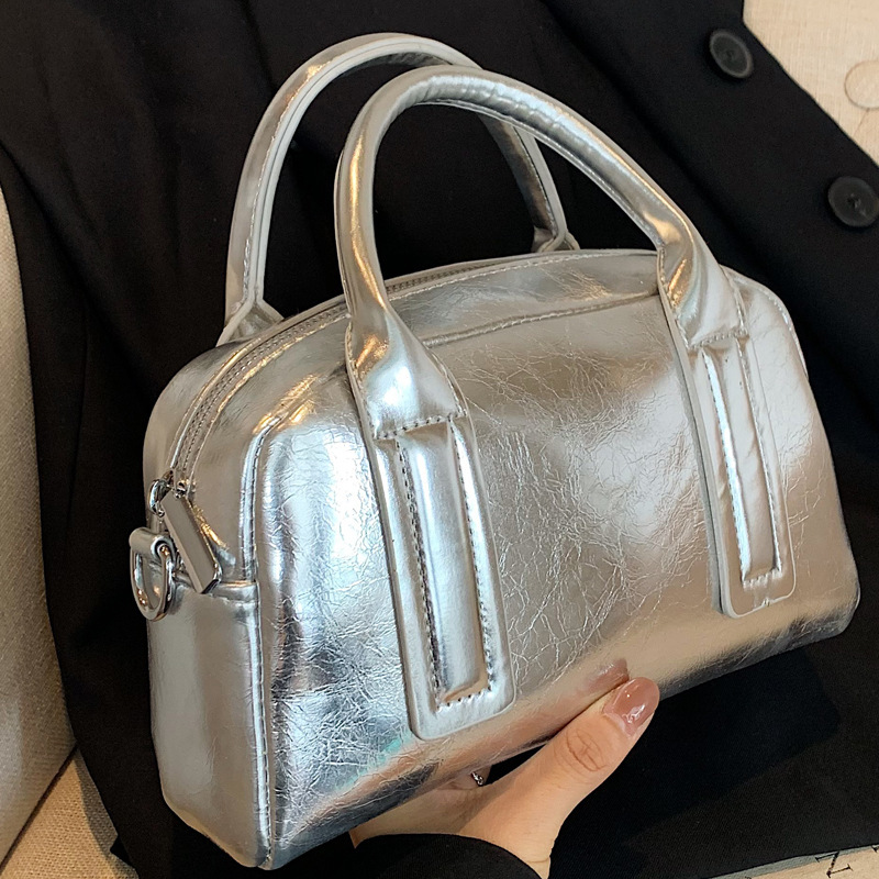 2025S Designer Women S Bag Small Niche Design Bowling For Women New Boston Fashion Handheld Shiny Commuting Crossbody Bag