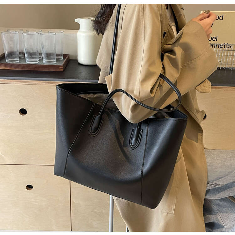 Designer Tote for Women Large Capacity Commuter Autumn Versatile Shoulder Simple Class Bag 2025 New Style Unique and Elegant temperament