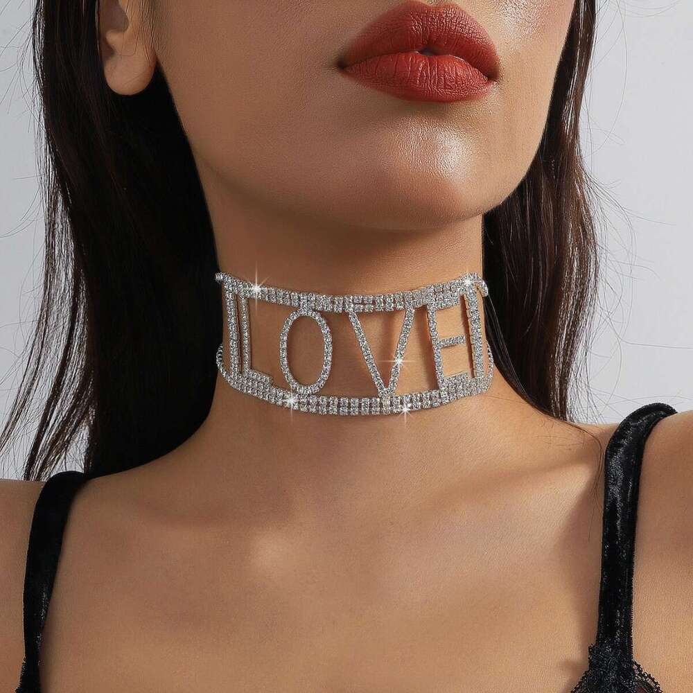 New best-selg scardorned with dia letters hot LOVE collarbone chain, exaggerated style, personalized rhie necklace