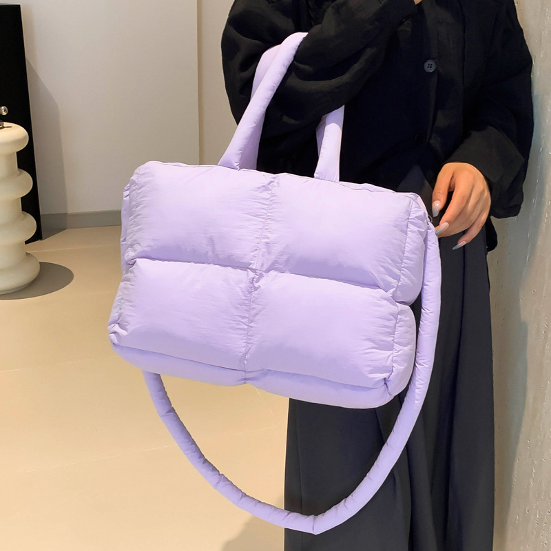 2025S Designer Women S Bag Solid Color Single Shoulder Down Cotton Jacket Women S High End Feeling New Student Tote Bag Hand Held Large Capacity Cloud
