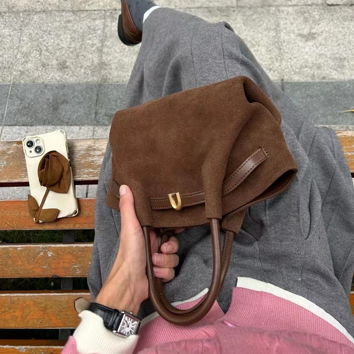 2025S New Model Designer Niche Texture Women S Ground Veet Dumpg Tote For Women Hand Held Single Shoulder Crossbody Bag Totebag