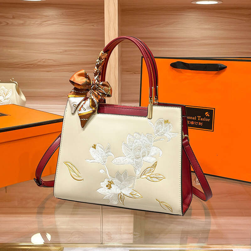 Designer Bag National Style Art Design New Mom Large Capacity Luxury Embroidered Cheongsam