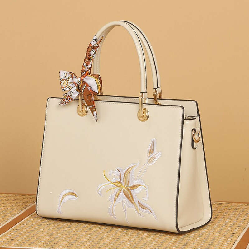 Designer Bag Vintage Chinese Style Embroidered For Women Medium Sized Handbag Large Capacity Commuter Mother S Day Gift Crossbody