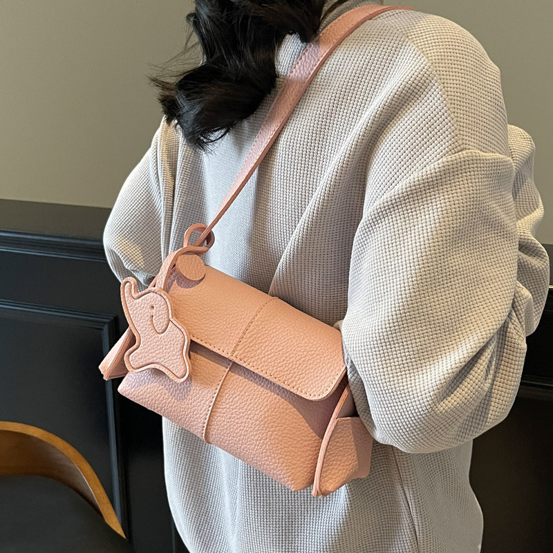 2025S Designer Women S Bag Premium Shoulder New Handheld Niche Eaves Work And Commuting Underarm Bag For Women