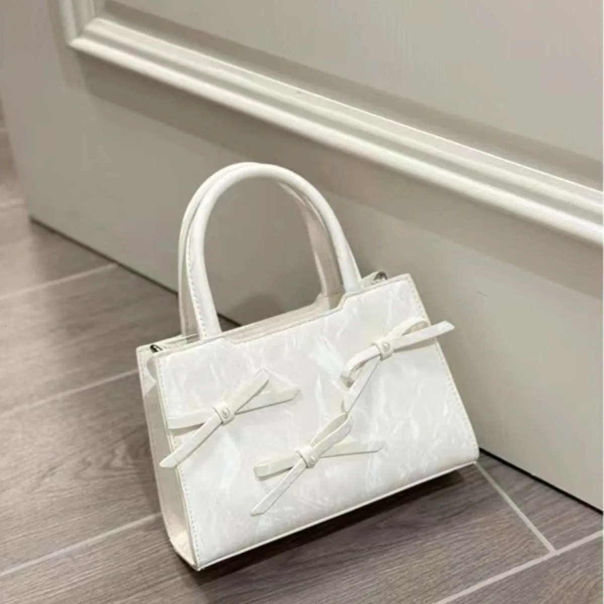 Womens Bow Cute Shoulder Bag Ten Font Womens Small Handbag White Fashion PU Leather Square Bag Daily Party 250402
