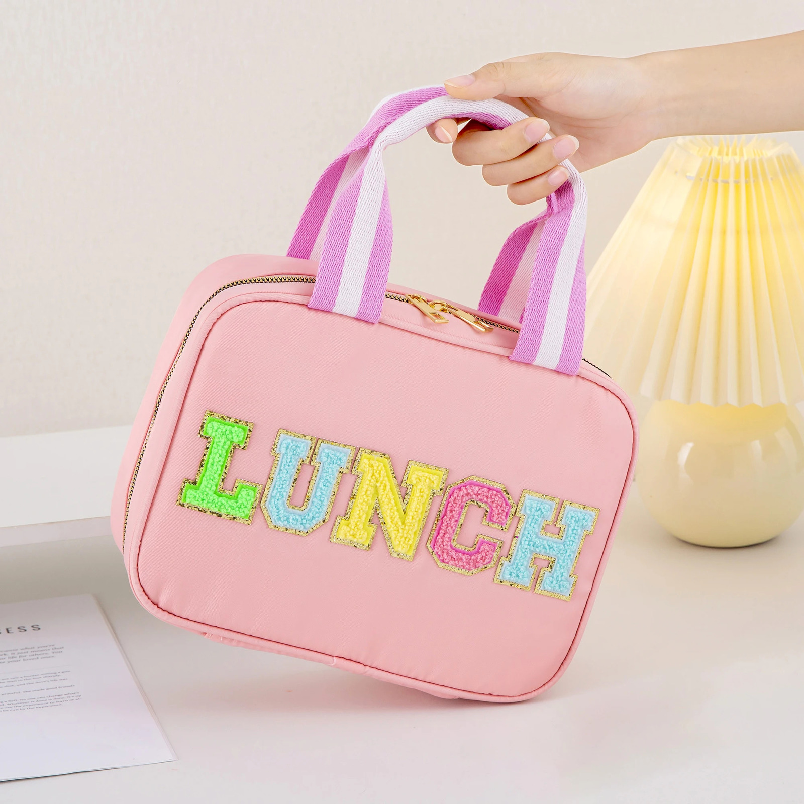 Girls Boys Preppy Cute Reusable Nylon Insulated Handbag Lunch Box Cooler Bag with Chenier Letters Used for Office School Travel Picnics 250401