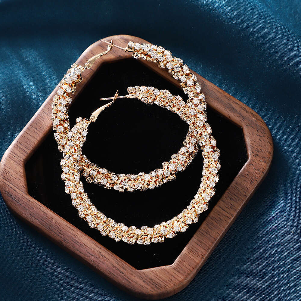 Fried Dough Twists Twisted Dia Set C-shaped Earrings