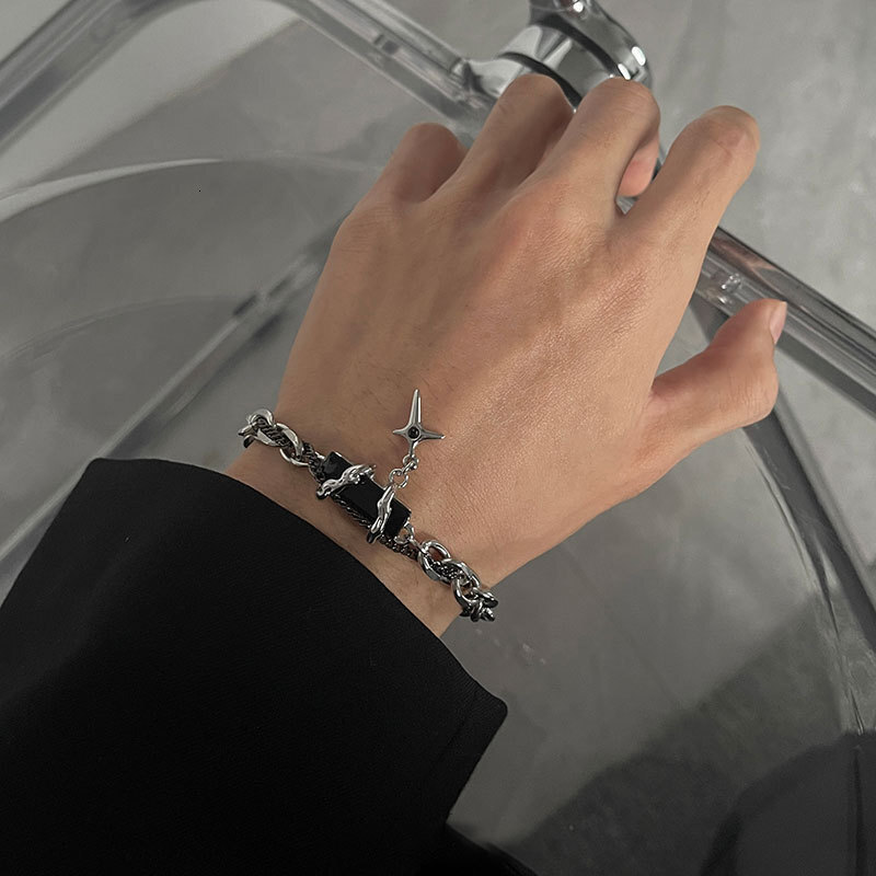 New body wrapped black dia bracelet for men, made of titanium steel that does not fade, with a high-end feel and versatile fashion accessories