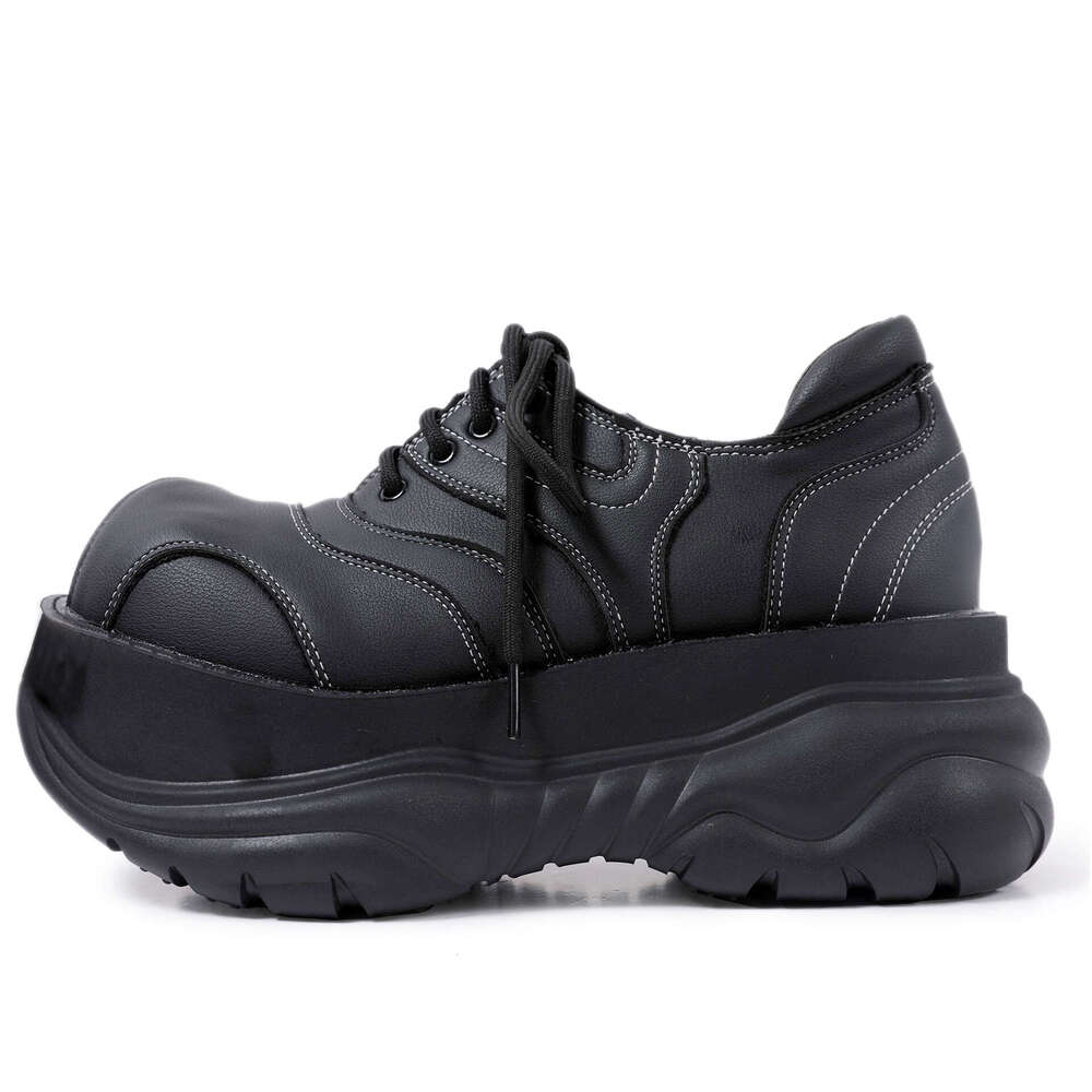 Design sense: Thick soled small leather women's subculture Y2K Harajuku single shoes, 2024 autumn new metal sponge cake big toe shoes