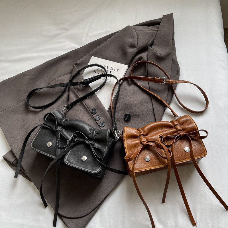 2025S Designer Women S Bag Butterfly Knot Small Square Autumn New Fashion Versatile Trend Crossbody Pleated Hand Held Shoulder Bag