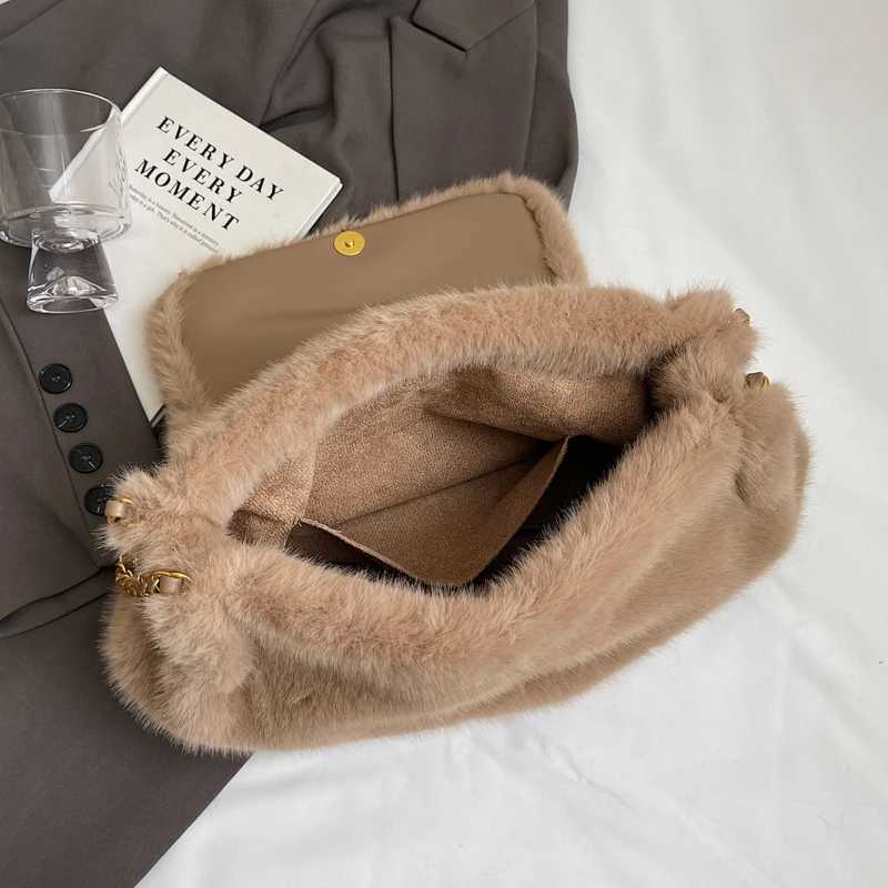 LEFTSIDE Faux Fur Women Shoulder Bags 2025 Luxury Brand Designer Plush Handbags and Purses Soft Warm Winter Chain Crossbody Bag L251106