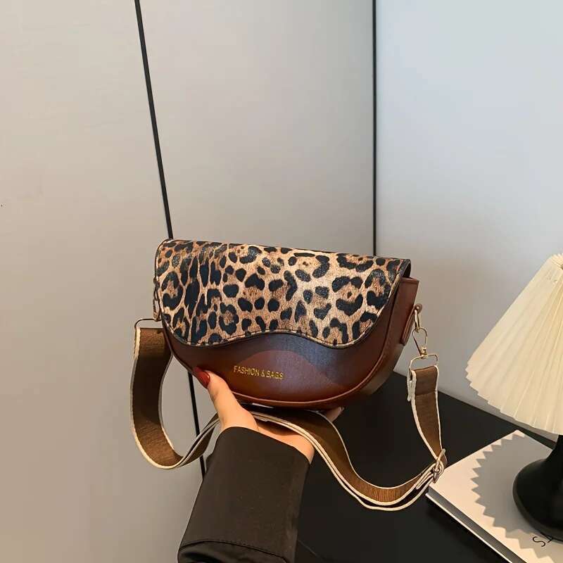 Leopard Style Vintage Small Crossbody Bag, Synthetic Leather Perfect for Outdoor Streetwear and Holiday Gifts Bag,